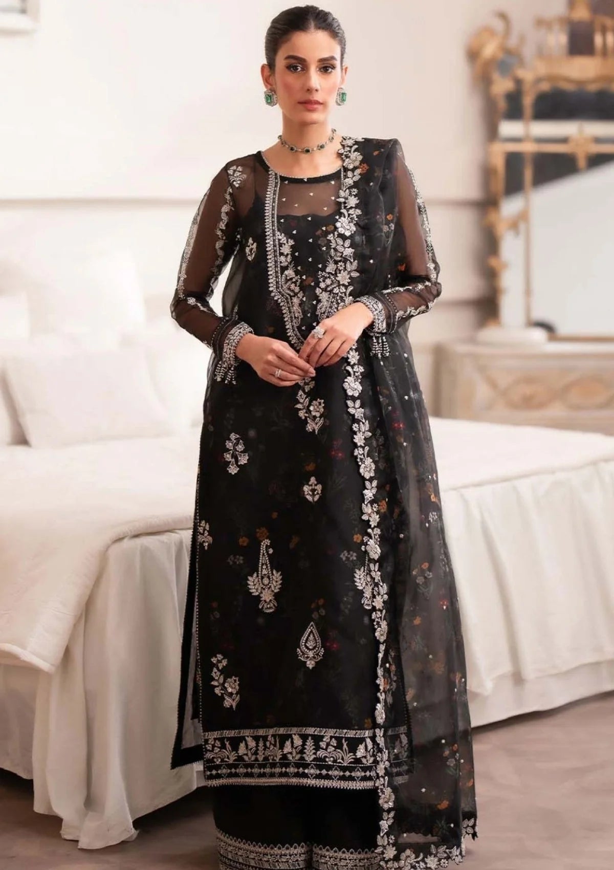 UnStitched partywear/wedding dress - LadiesKurtasuae