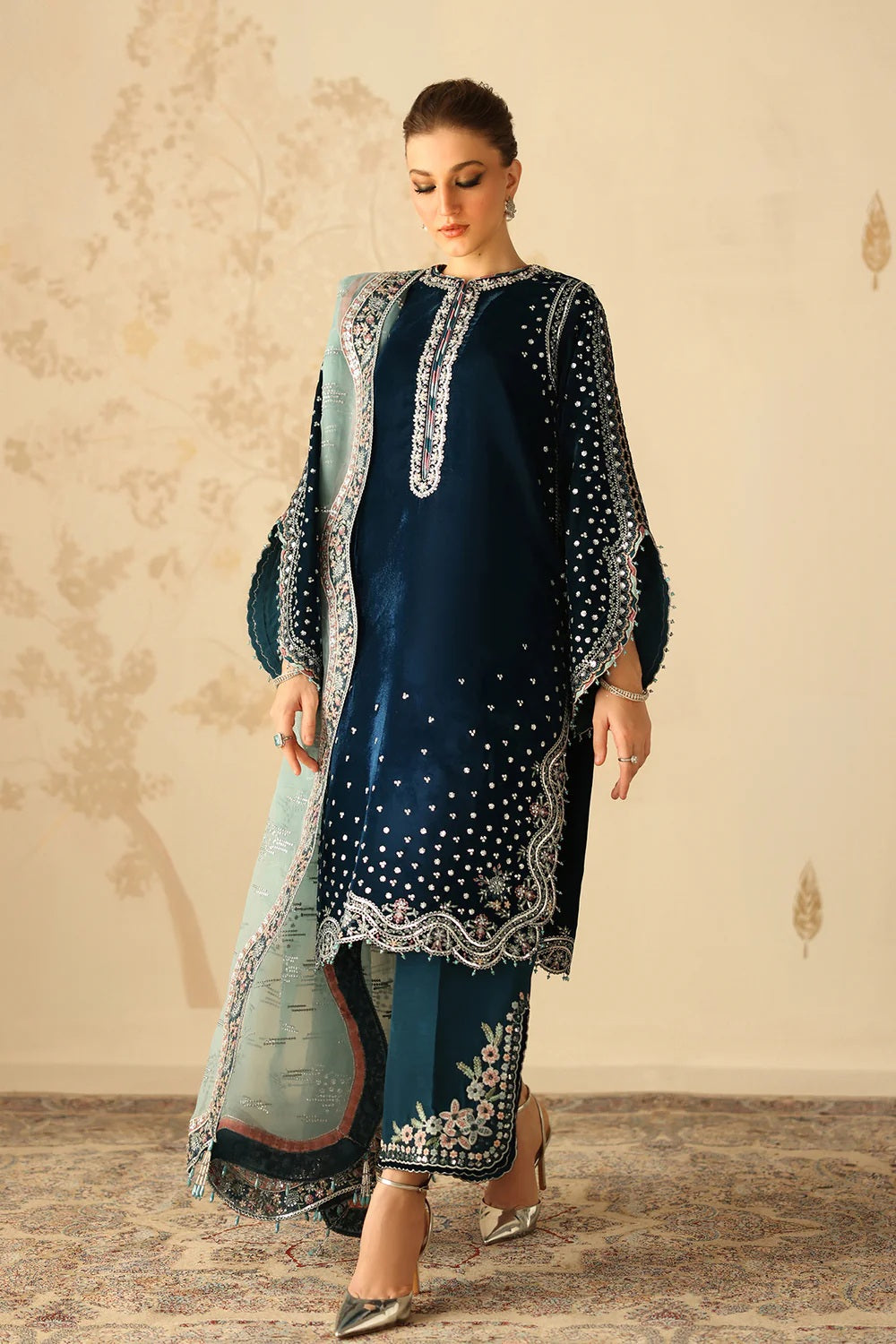 Embroidered velvet luxe Unstitched 006