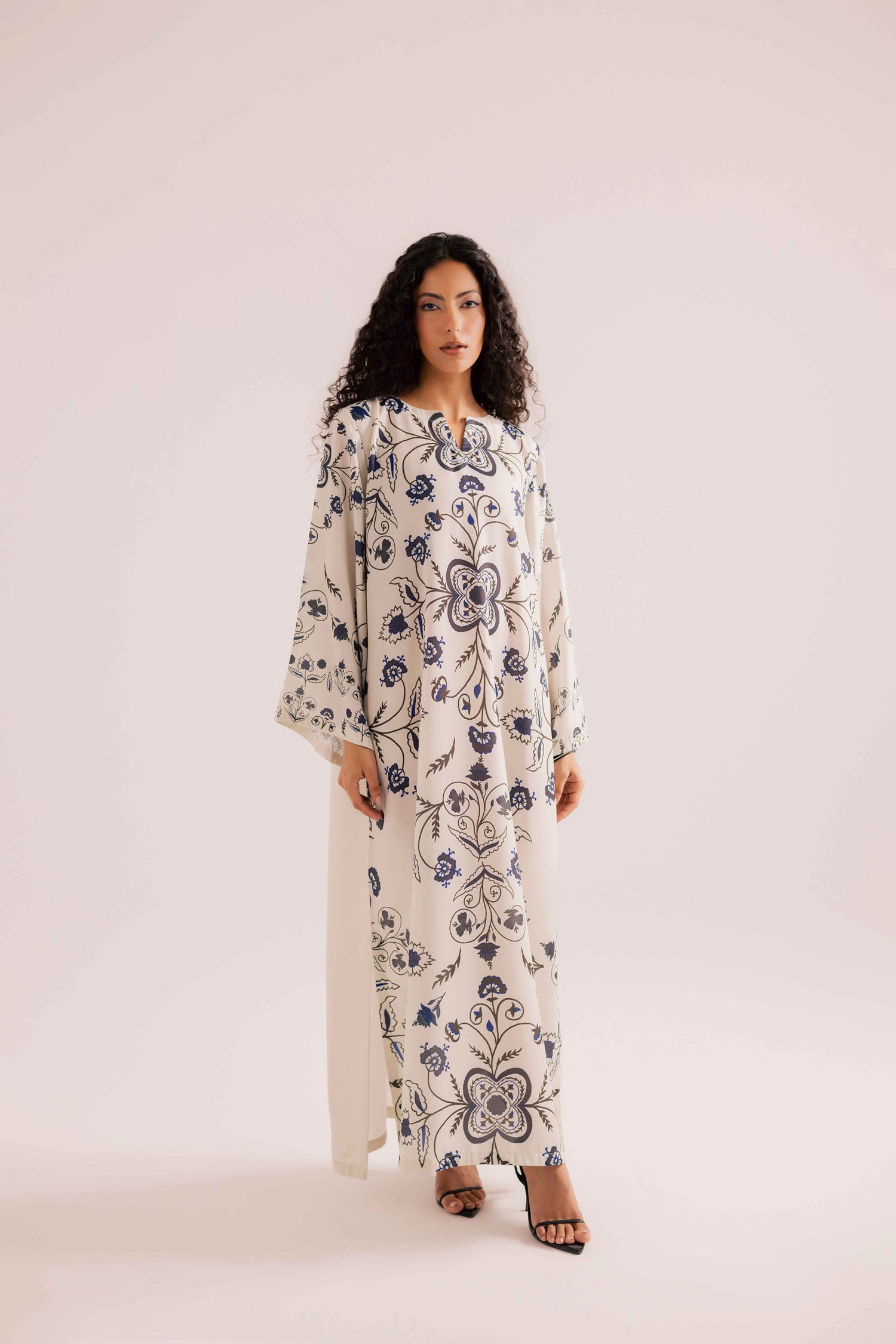 Printed kaftan stitched black