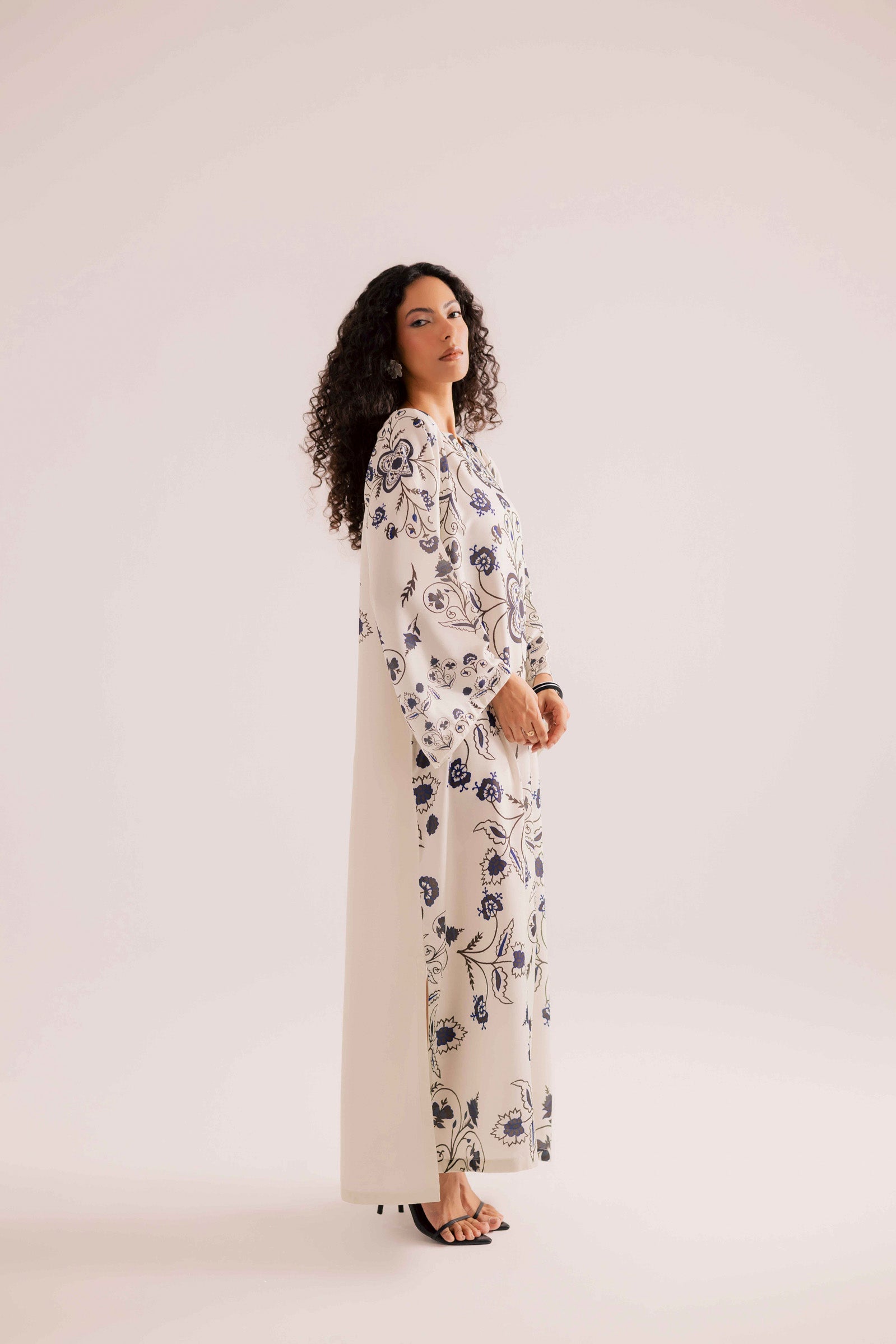 Printed kaftan stitched black