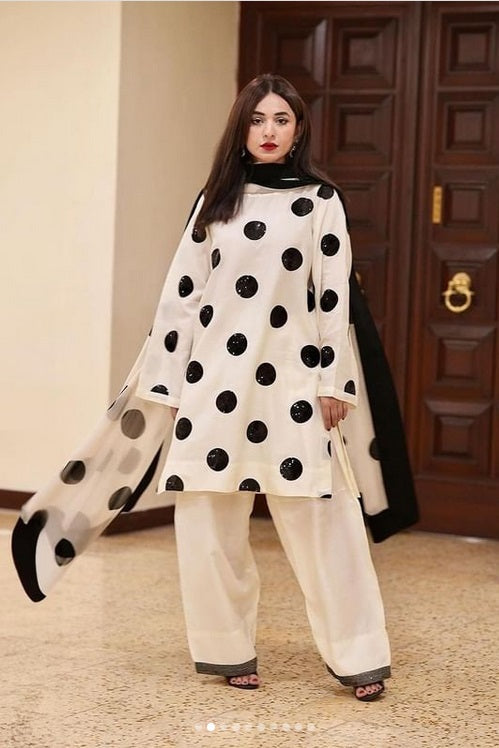 Luxury Unstitched Embroidered Lawn Collection 011W